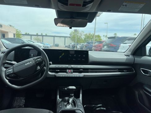 Used 2025 Kia K4 LXS FWD image 33