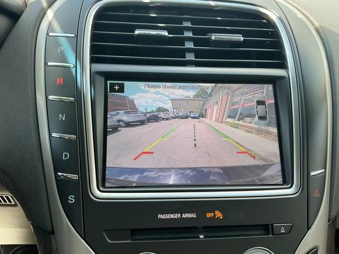 Used 2017 Lincoln MKX Reserve AWD/4WD image 23