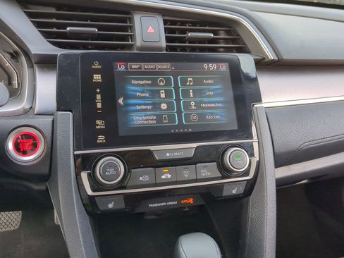 Used 2018 Honda Civic Touring image 22