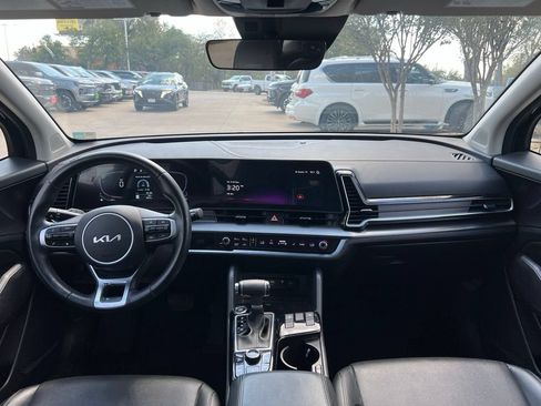 Used 2025 Kia Sportage EX w/ Premium Package FWD image 13