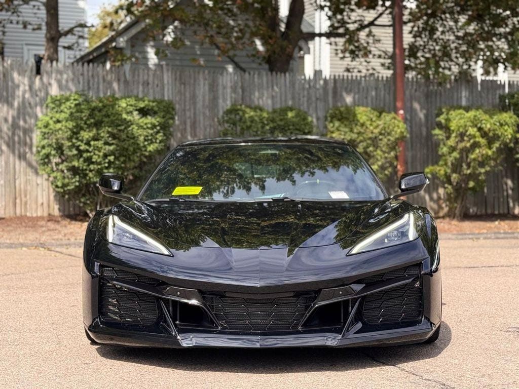 Used 2025 Chevrolet Corvette Z06 w/ Stealth Interior Trim Package RWD image 9
