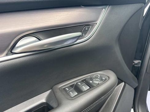 Certified 2024 Cadillac XT5 Luxury w/ LPO, Floor Liner Package AWD/4WD image 15