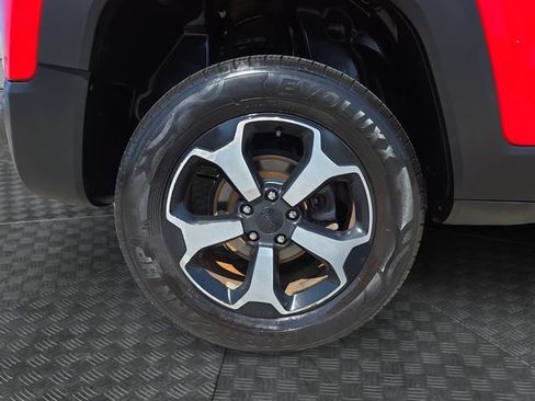 Used 2020 Jeep Renegade Trailhawk w/ Cold Weather Group AWD/4WD image 34