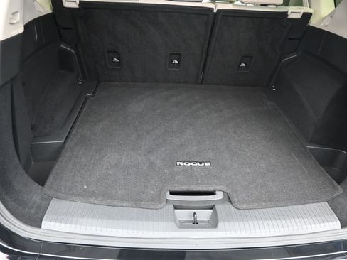 Certified 2024 Nissan Rogue SV image 13