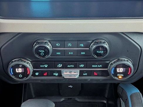 Used 2023 Ford Bronco Wildtrak image 15