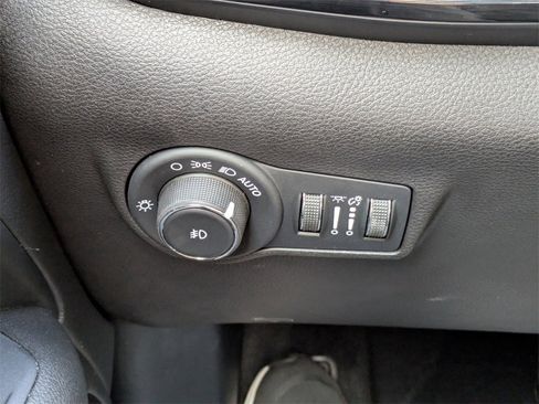 Used 2025 Jeep Compass Latitude w/ Altitude Special Edition image 24