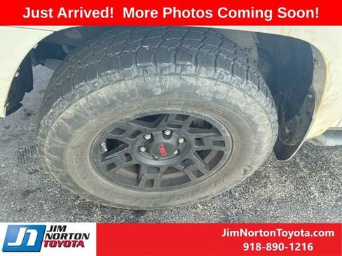 Used 2018 Toyota 4Runner TRD Off-Road Premium image 11