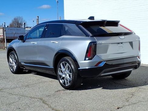 New 2026 Cadillac Optiq Luxury 2 image 3