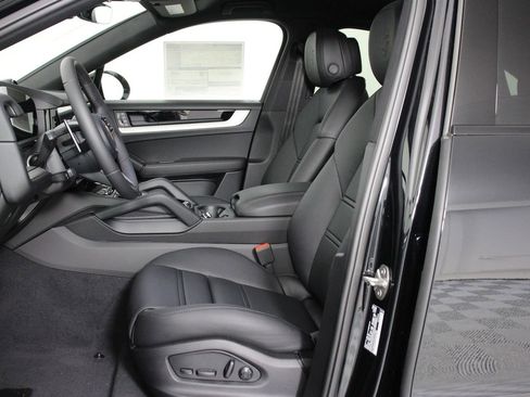 New 2026 Porsche Cayenne image 5