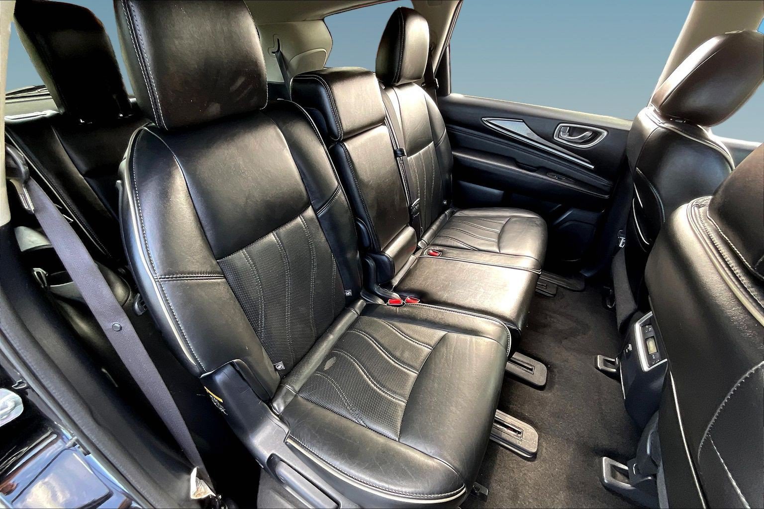 Used 2017 INFINITI QX60 Luxe w/ Premium Plus Package AWD/4WD image 24