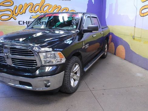 Used 2017 RAM 1500 Classic SLT w/ SLT Plus D￩cor Group image 5