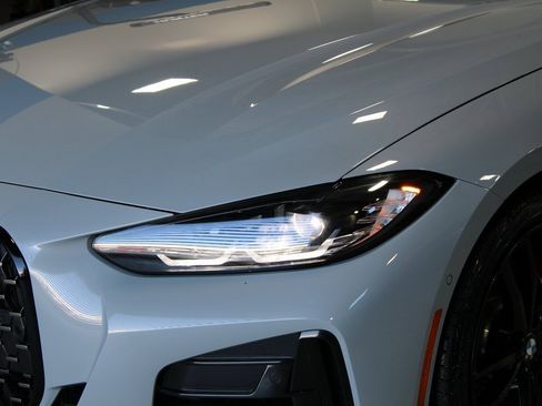 Used 2023 BMW 440i xDrive Convertible image 2