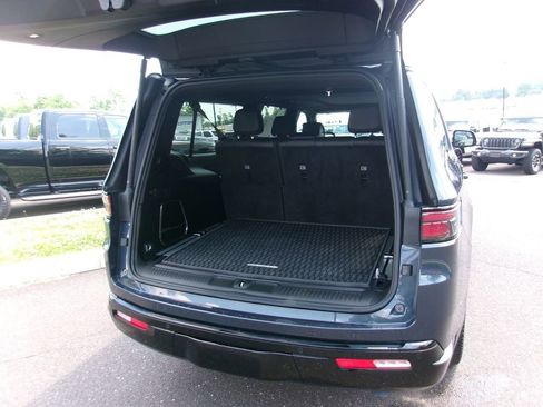 Certified 2024 Jeep Wagoneer L Series II w/ Convenience Group I AWD/4WD image 18
