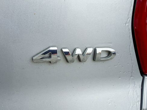 Used 2019 Ford Explorer XLT image 9