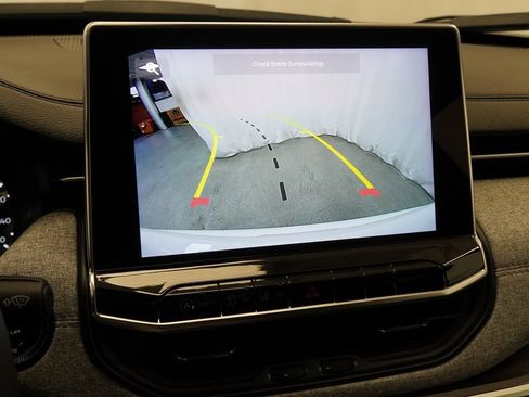 Certified 2024 Jeep Compass Latitude image 34