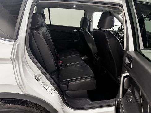 Used 2024 Volkswagen Tiguan SE FWD image 24