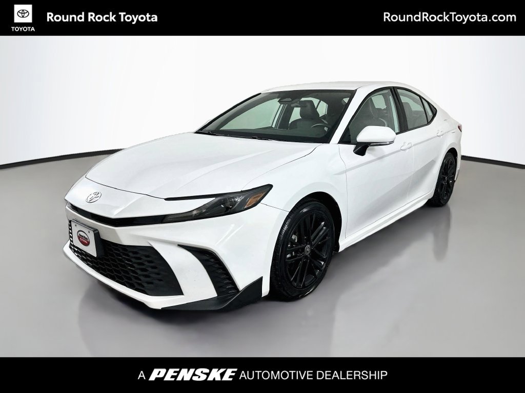 Certified 2025 Toyota Camry SE FWD image 1
