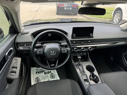 Used 2022 Honda Civic EX image 16