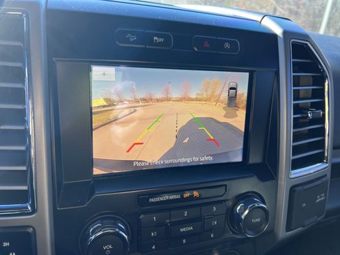 Used 2015 Ford F150 Lariat image 24