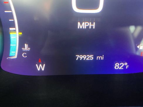 Used 2023 Chrysler Pacifica Touring-L FWD image 34