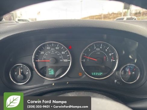 Used 2018 Jeep Wrangler Unlimited Rubicon w/ Connectivity Group image 17