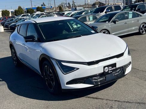 New 2025 Kia EV6 Wind RWD image 5