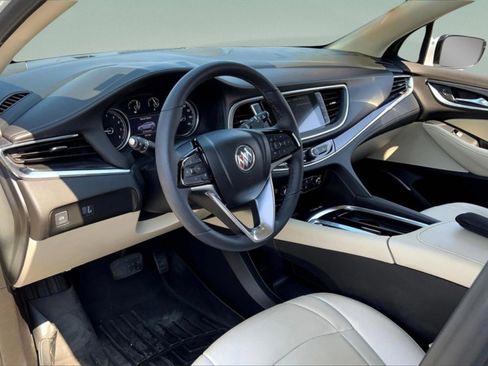 Used 2022 Buick Enclave Essence image 14
