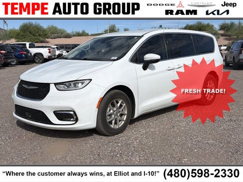 Used 2023 Chrysler Pacifica Touring-L FWD image 1