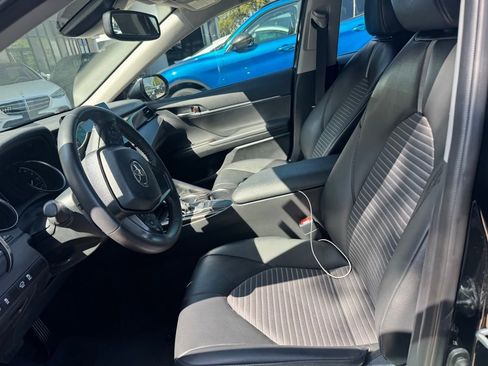 Used 2024 Toyota Camry SE w/ Convenience Package image 10