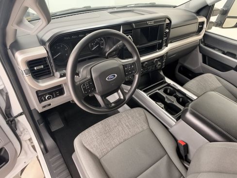 Used 2025 Ford F250 XLT w/ FX4 Off-Road Package AWD/4WD image 4