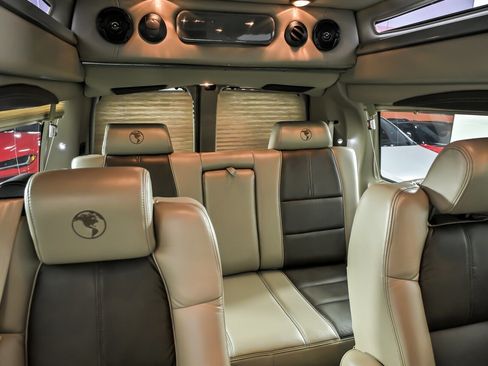 Used 2018 GMC Savana 2500 Extended w/ Enhanced Convenience Package image 14