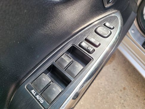 Used 2013 Toyota Avalon Limited FWD image 19