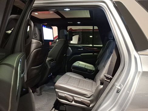 Used 2023 Cadillac Escalade Premium Luxury Platinum AWD/4WD image 19