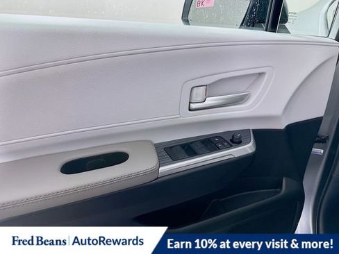 New 2026 Toyota Sienna XLE image 9