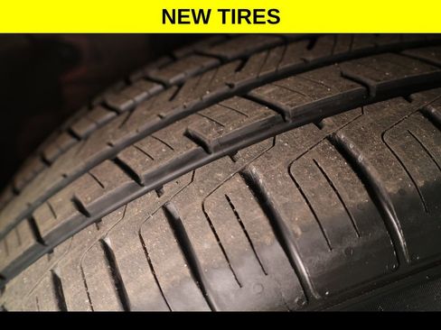 Used 2024 Honda CR-V Sport Touring image 6