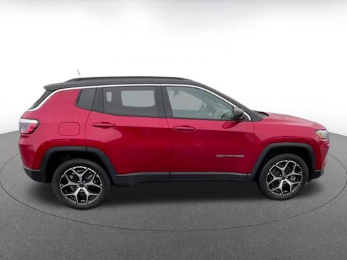Used 2025 Jeep Compass Limited AWD/4WD image 16