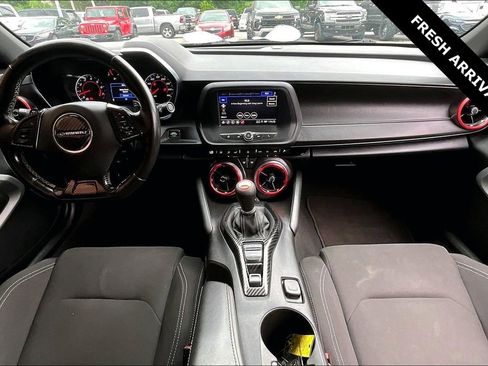Used 2022 Chevrolet Camaro LT RWD image 7