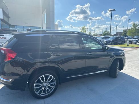 Used 2024 GMC Terrain Denali w/ Denali Premium Package AWD/4WD image 2