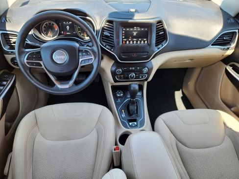 Used 2019 Jeep Cherokee Latitude w/ Popular Appearance Group AWD/4WD image 10