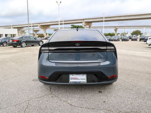 Used 2026 Toyota Prius Plug-In Hybrid FWD image 8