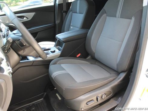 Used 2023 Chevrolet Blazer LT AWD/4WD image 16