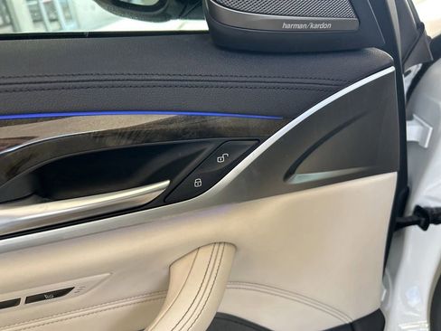 Used 2019 BMW M550i xDrive w/ Dynamic Handling Package AWD/4WD image 45