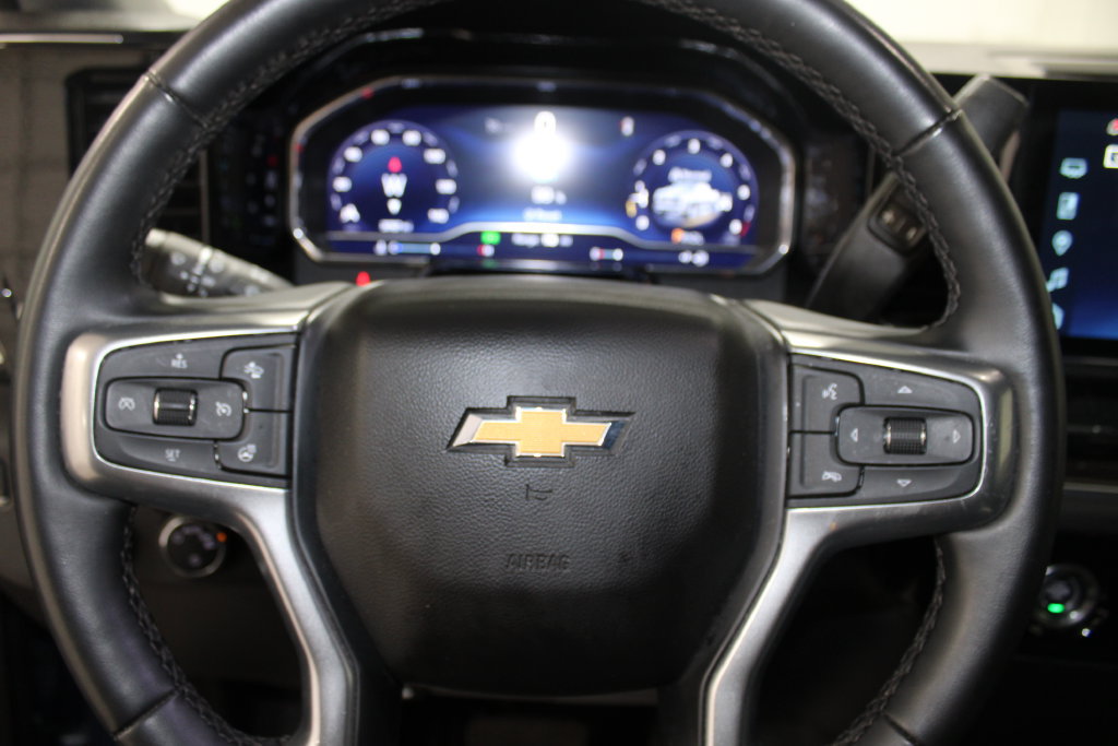 Used 2024 Chevrolet Silverado 1500 LT AWD/4WD image 43