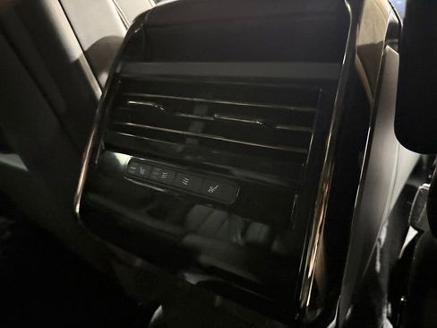 Used 2025 Land Rover Range Rover Sport Dynamic SE image 18