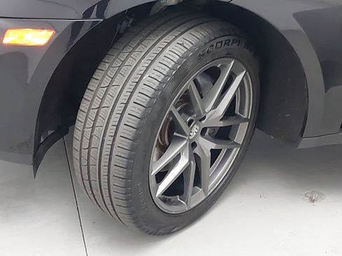 Used 2024 Porsche Macan Turbo w/ Premium Plus Package image 35