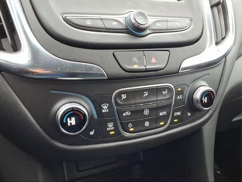 Used 2024 Chevrolet Equinox LT w/ LPO, Floor Liner Package image 19