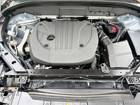 Used 2023 Volvo XC60 B5 Ultimate w/ Protection Package image 32