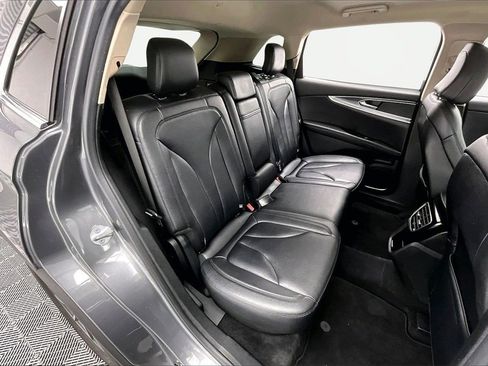 Used 2022 Lincoln Nautilus FWD image 27