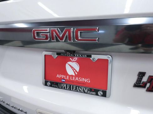 Used 2021 GMC Yukon XL AT4 w/ Technology Package AWD/4WD image 32