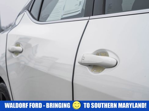 Used 2023 Nissan Maxima SR w/ Sport Mat Group image 17